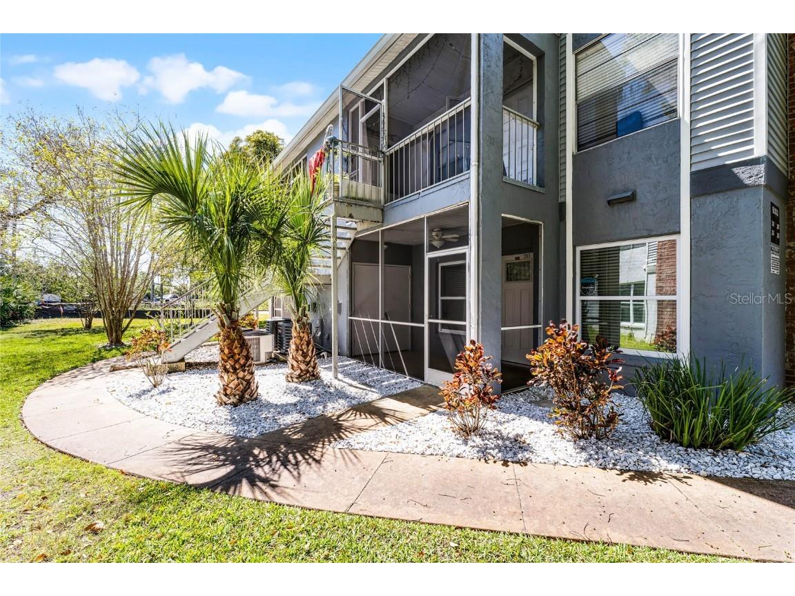 203 Northlake Drive Sanford FL 32773 O6291169 image1