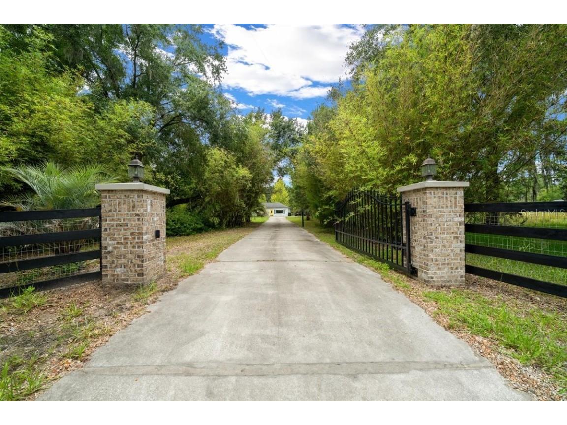 203 NW Hwy 441 Micanopy FL 32667 - GREEN ACRES LAKE OM704847 image8