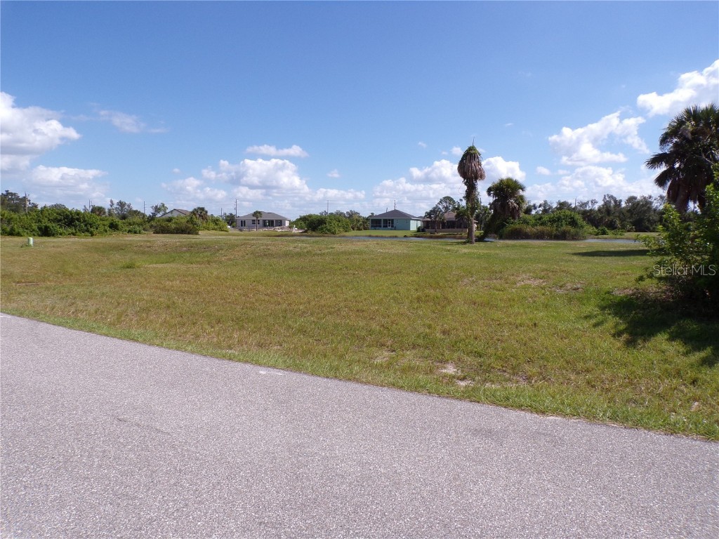 203 Redwood Road Rotonda West FL 33947 C7482405 image1