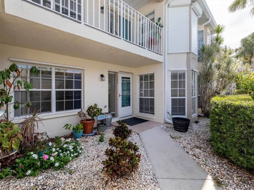 203 Silver Lake Drive #102 Venice FL 34292 N6128296 image1