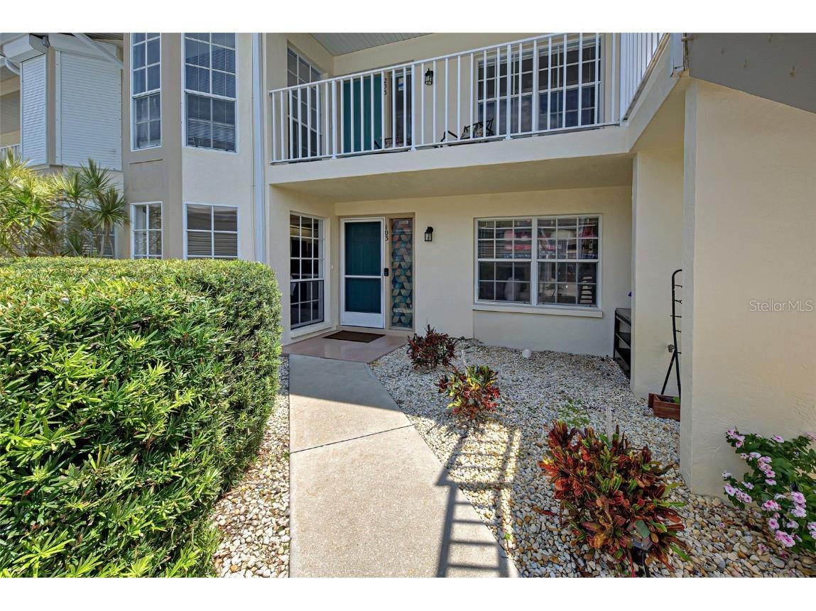 203 Silver Lake Drive #103 Venice FL 34292 N6133229 image1