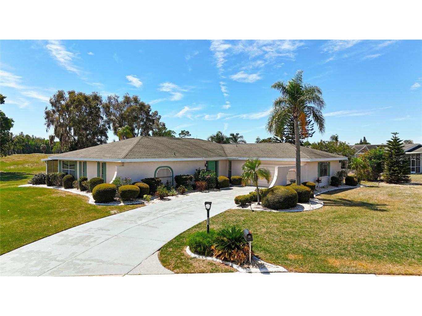 203 Stoneham Drive Sun City Center FL 33573 T3532178 image1