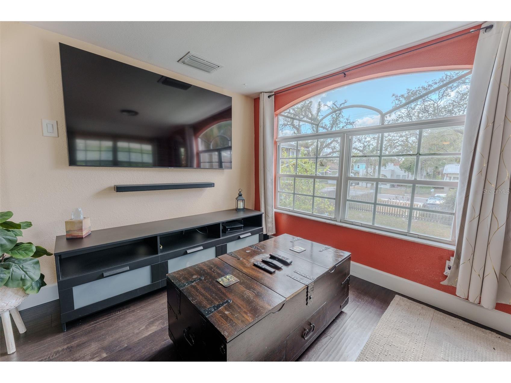 203 W Crest Avenue Tampa FL 33603 TB8486670 image10