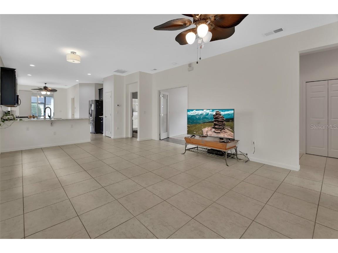 203 W Tarrington Drive Deland FL 32724 V4941202 image8