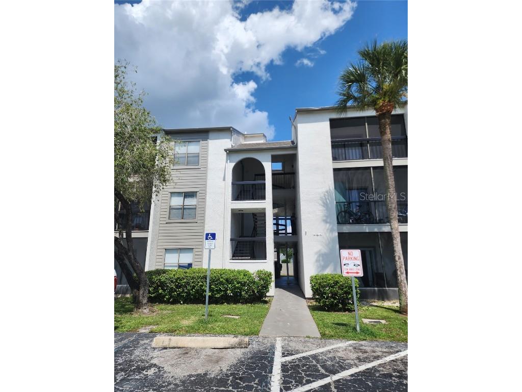 2030 Cascades Blvd #305 Kissimmee FL 34741 O6229897 image1