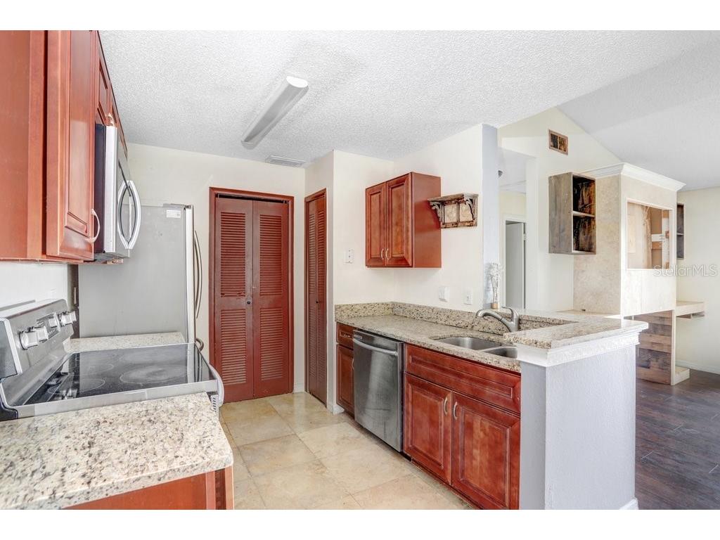 2030 Cascades Boulevard #302 Kissimmee FL 34741 L4961829 image9