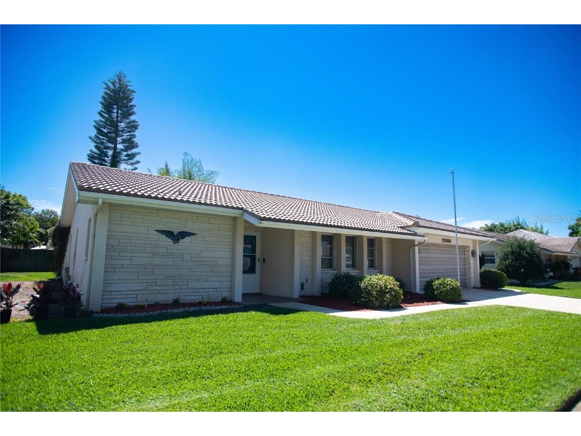 2030 Kingfisher Drive Palm Harbor FL 34683 U8235729 image1