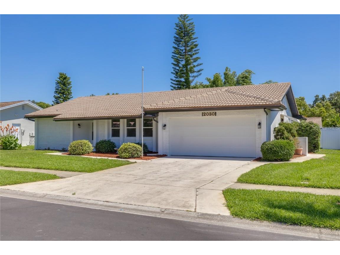 2030 Kingfisher Drive Palm Harbor FL 34683 U8244609 image1