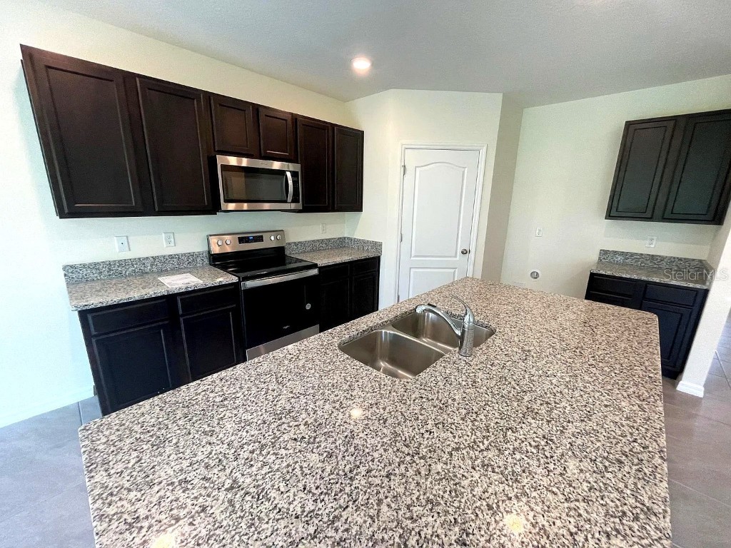 2030 Maple Ridge Drive Zellwood FL 32798 O6365398 image8