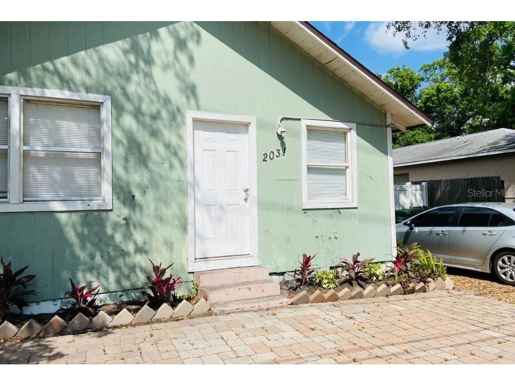 2031 4th Street Sarasota FL 34237 OM707692 image1