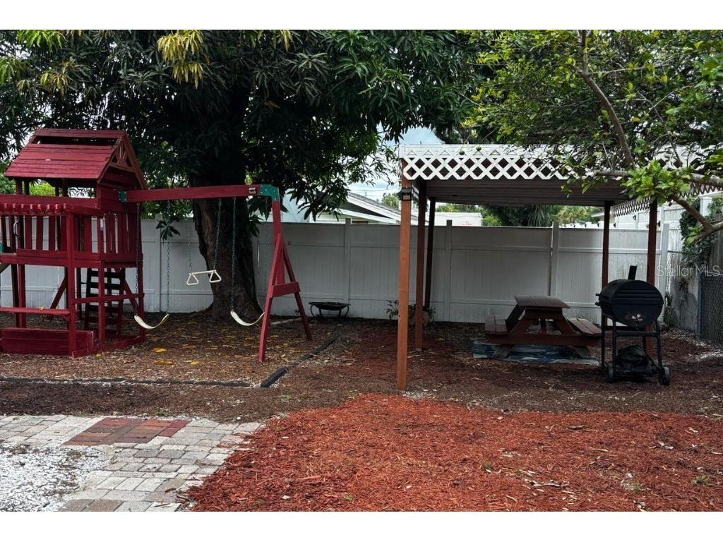 2031 4th Street Sarasota FL 34237 OM707692 image16