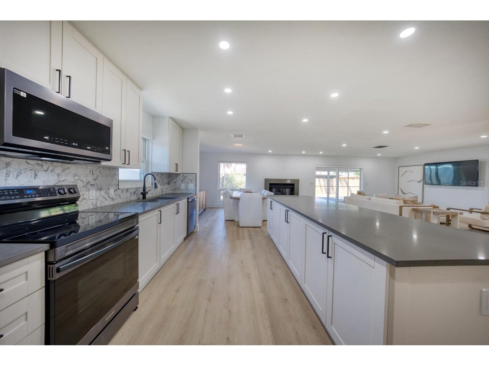 2031 Tanglewood Way NE Saint Petersburg FL 33702 TB8472340 image12