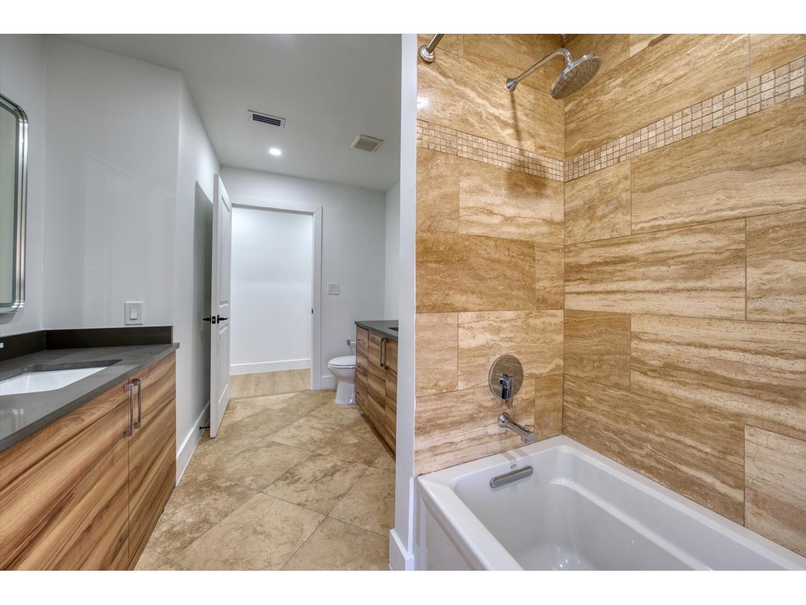 2031 Tanglewood Way NE Saint Petersburg FL 33702 TB8472340 image18