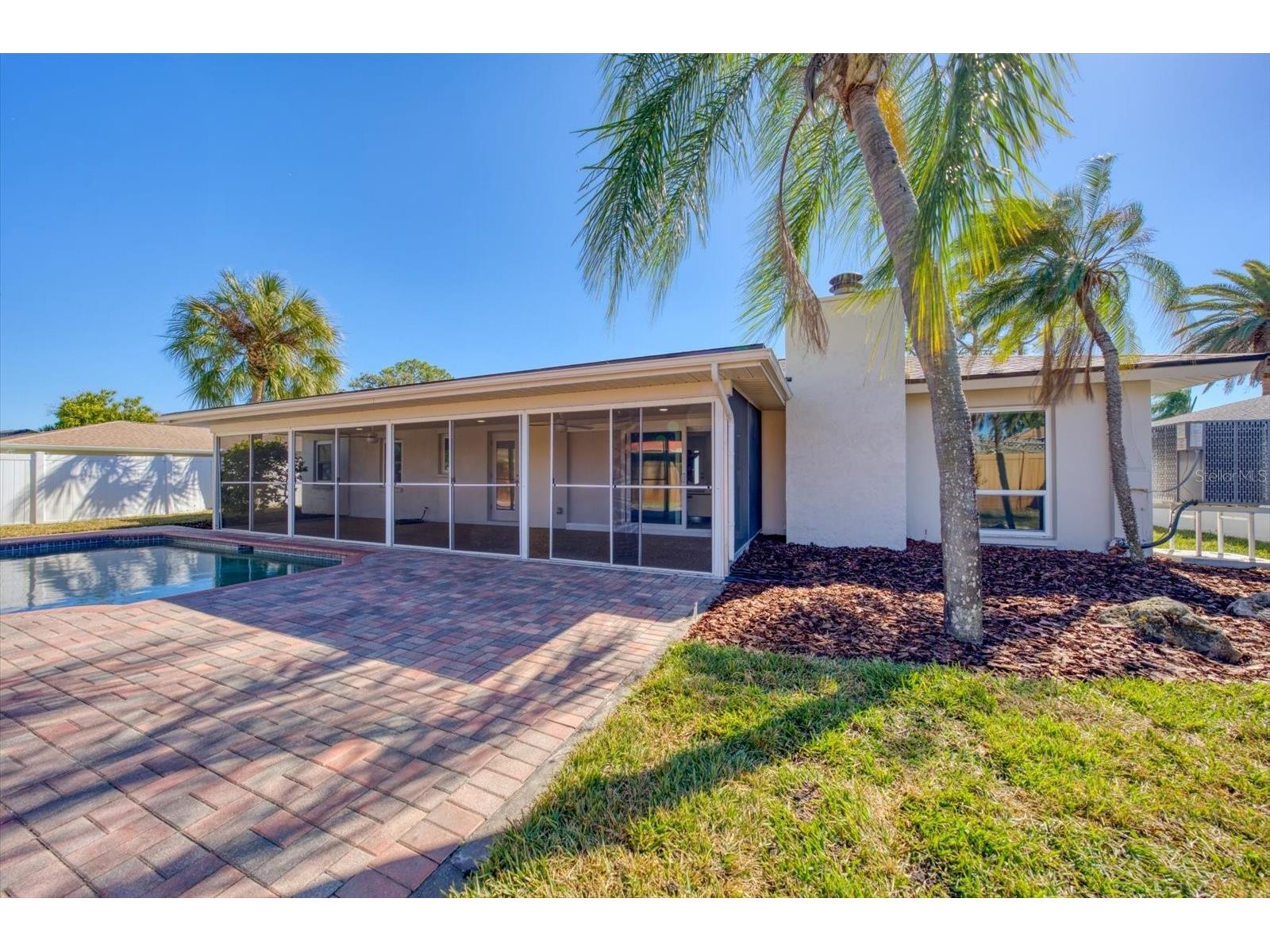 2031 Tanglewood Way NE Saint Petersburg FL 33702 TB8472340 image26