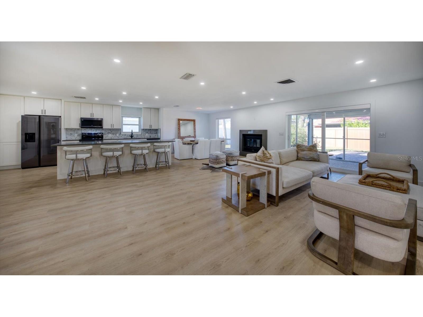 2031 Tanglewood Way NE Saint Petersburg FL 33702 TB8472340 image4