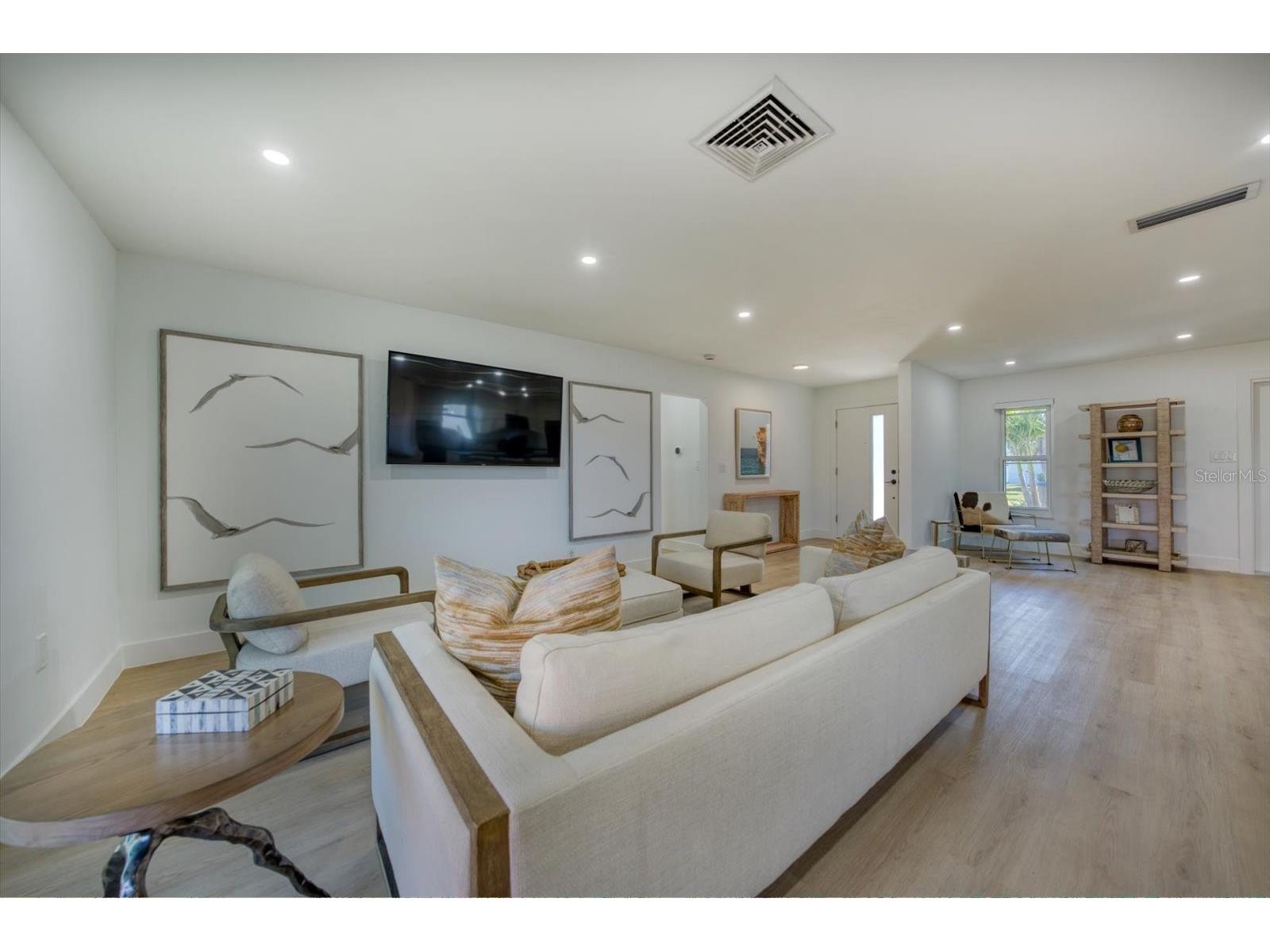 2031 Tanglewood Way NE Saint Petersburg FL 33702 TB8472340 image5