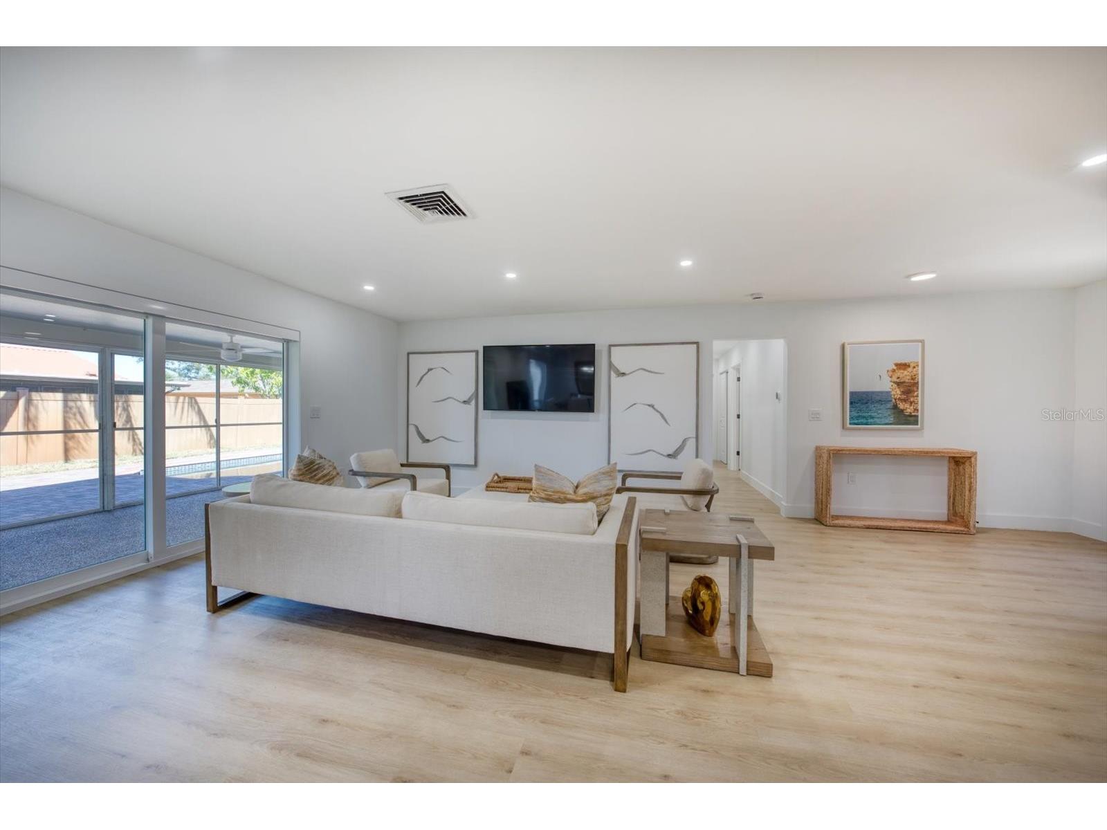 2031 Tanglewood Way NE Saint Petersburg FL 33702 TB8472340 image7