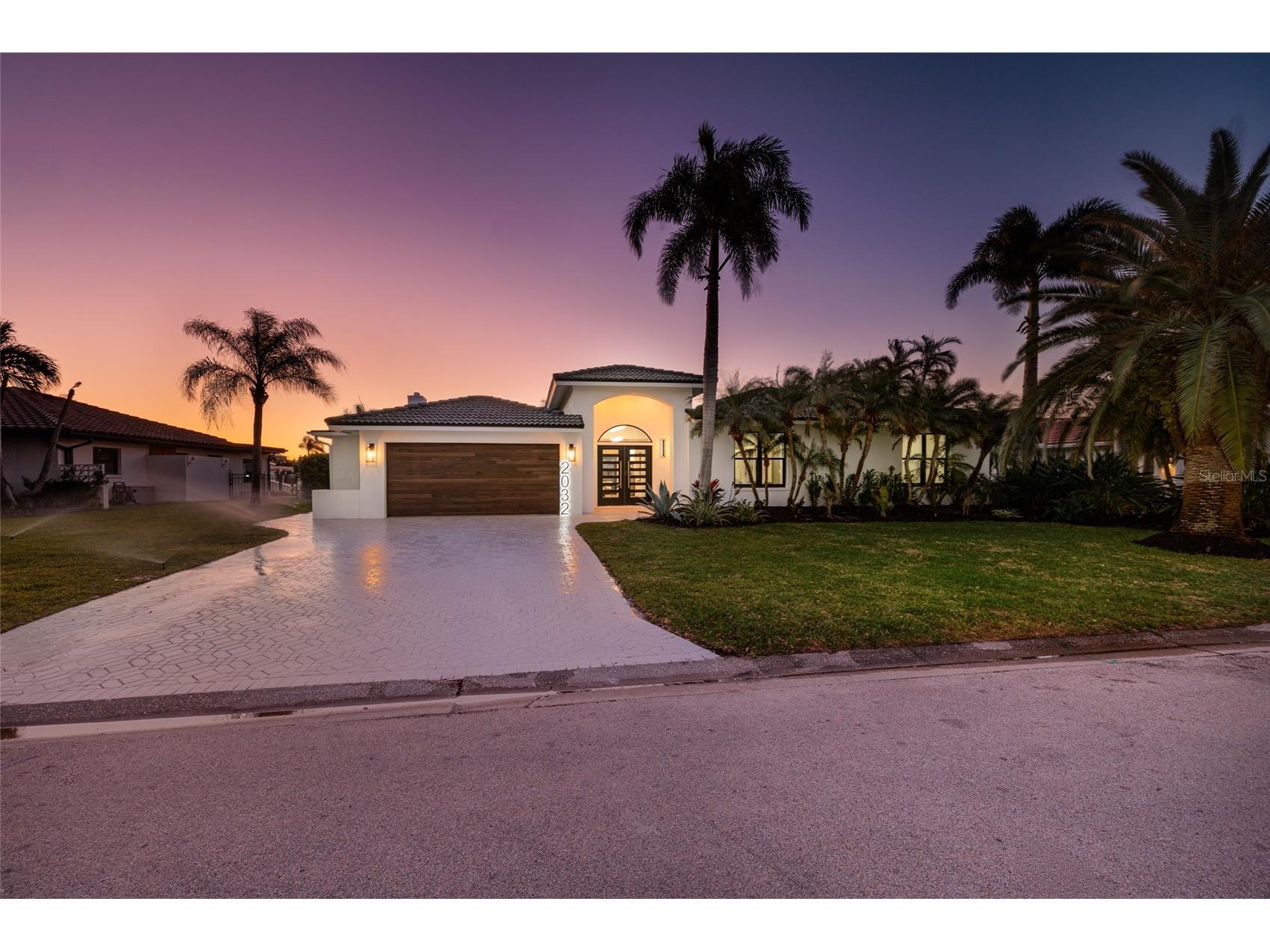 2032 Kansas Avenue NE Saint Petersburg FL 33703 - TAMPA BAY TB8479698 image1