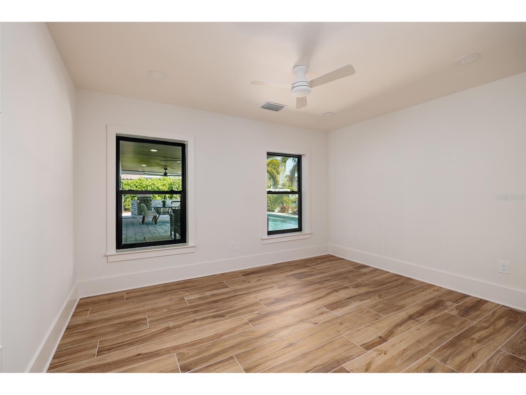 2032 Kansas Avenue NE Saint Petersburg FL 33703 - TAMPA BAY TB8479698 image16