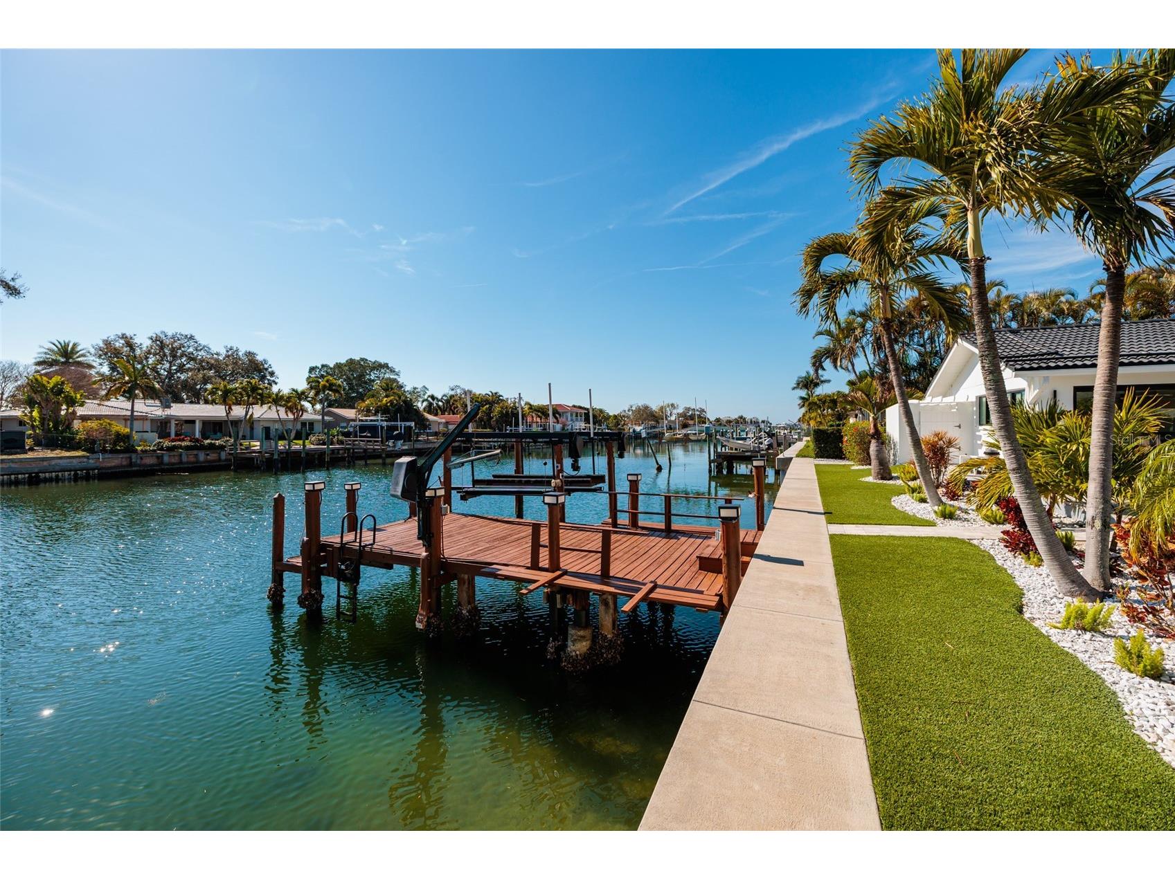 2032 Kansas Avenue NE Saint Petersburg FL 33703 - TAMPA BAY TB8479698 image28