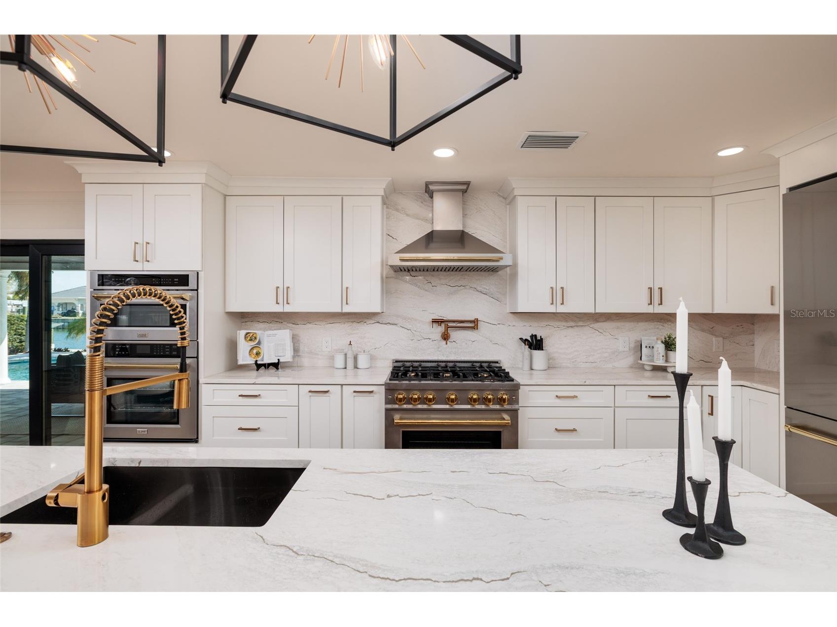 2032 Kansas Avenue NE Saint Petersburg FL 33703 - TAMPA BAY TB8479698 image34