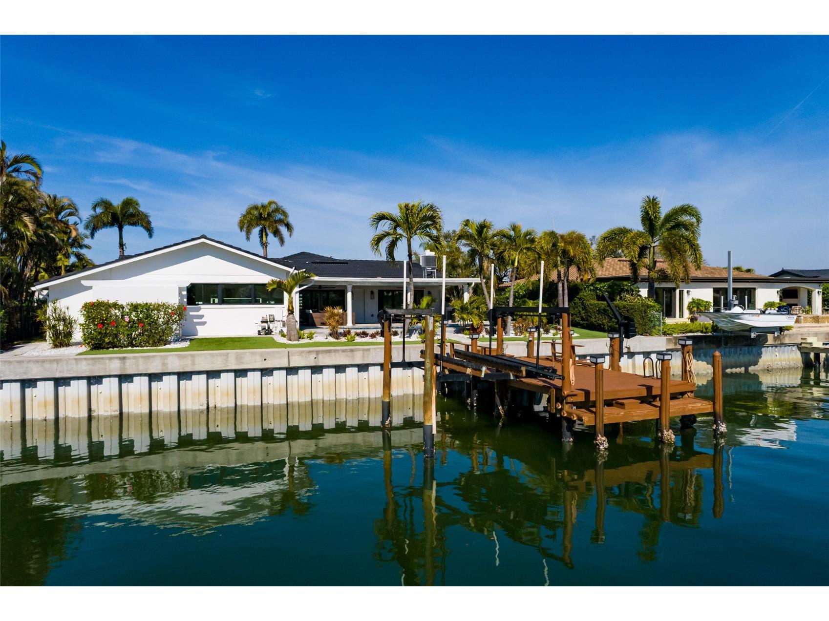 2032 Kansas Avenue NE Saint Petersburg FL 33703 - TAMPA BAY TB8479698 image54