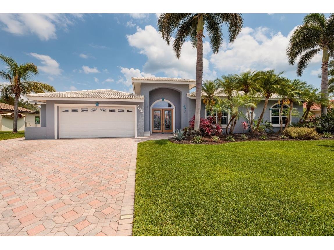 2032 Kansas Avenue NE Saint Petersburg FL 33703 - TAMPA BAY U8243002 image1