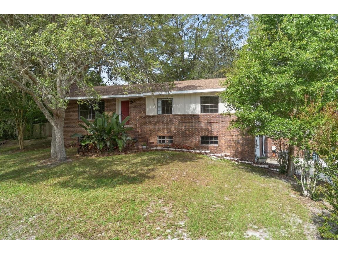 2032 Yorkshire Drive Deland FL 32724 V4942967 image1