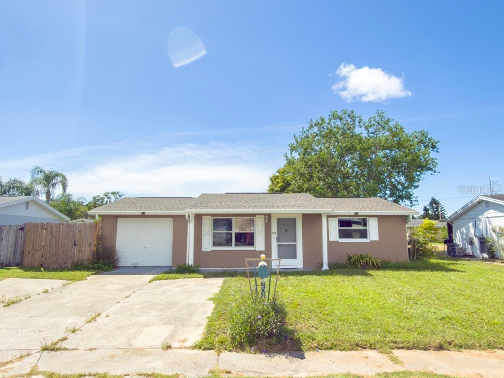 2033 Essex Drive Holiday FL 34691 TB8425233 image1