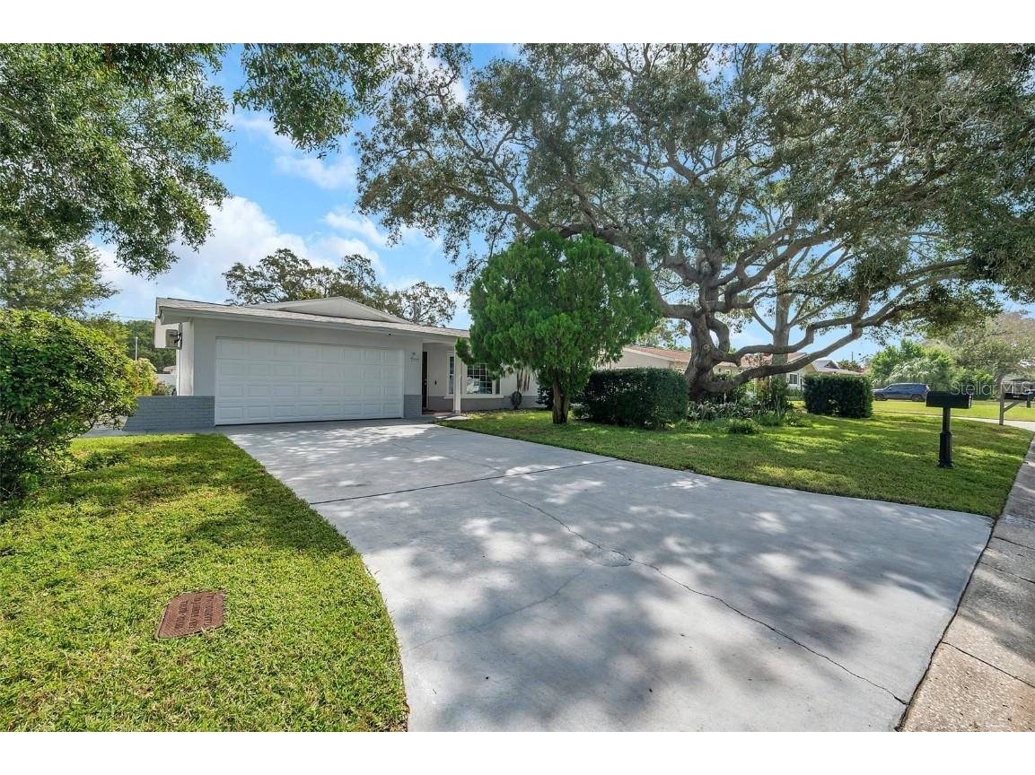 2033 Little Neck Road Clearwater FL 33755 T3477553 image1