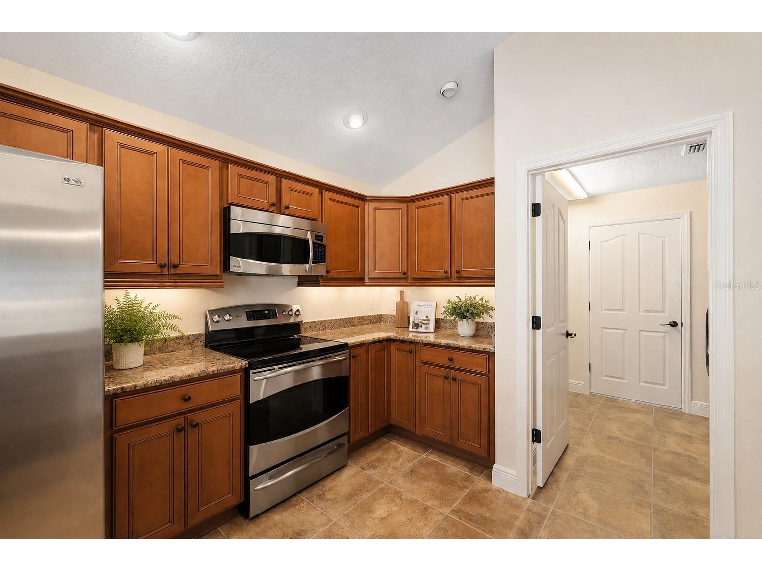 2033 Salmon Way The Villages FL 32162 G5110991 image13