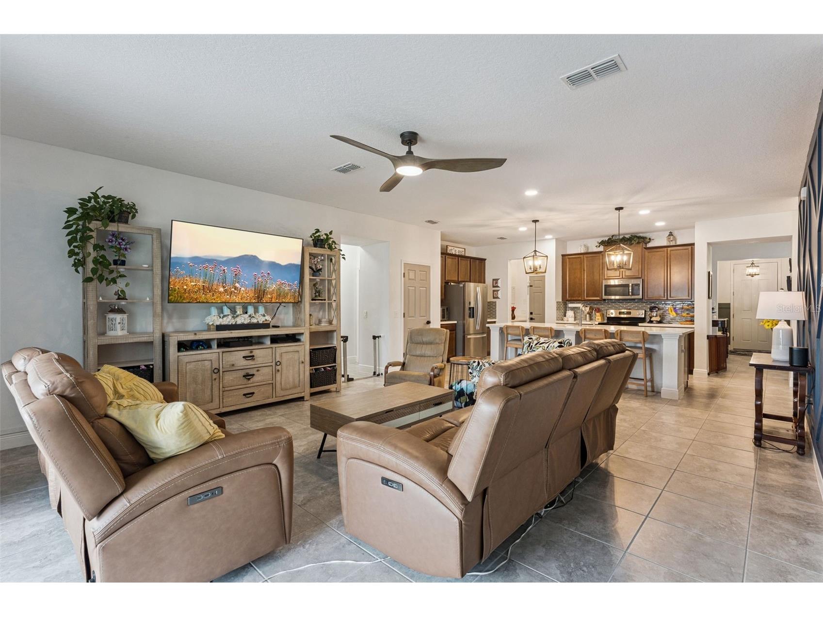 2033 Stillwood Way Saint Cloud FL 34771 O6409620 image9