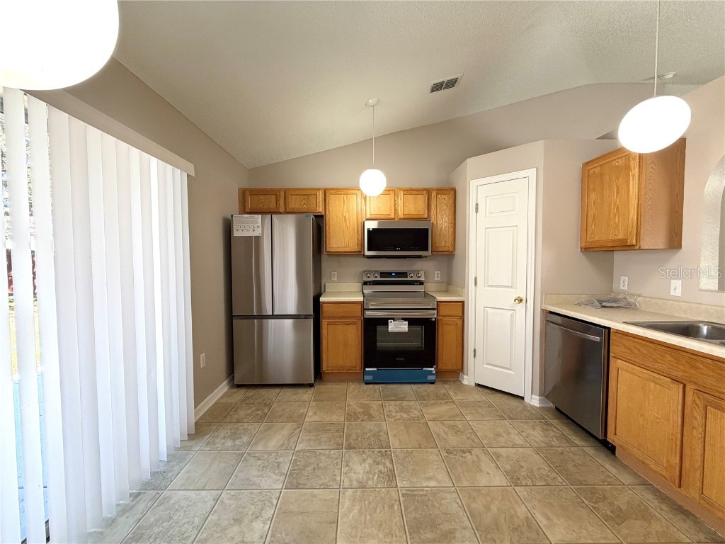 2033 Whispering Trails Boulevard Winter Haven FL 33884 O6336904 image6