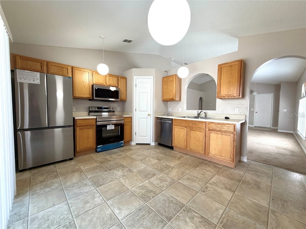 2033 Whispering Trails Boulevard Winter Haven FL 33884 O6336904 image9