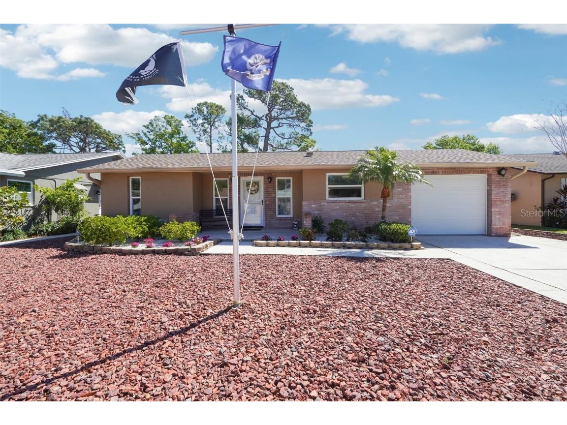 2033 Whitney Drive Clearwater FL 33760 TB8365784 image1