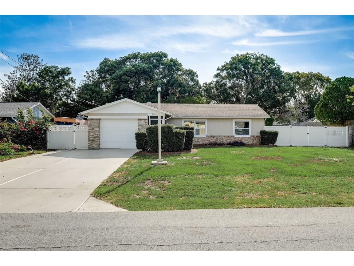 2034 Meredith Drive Spring Hill FL 34608 W7858213 image1