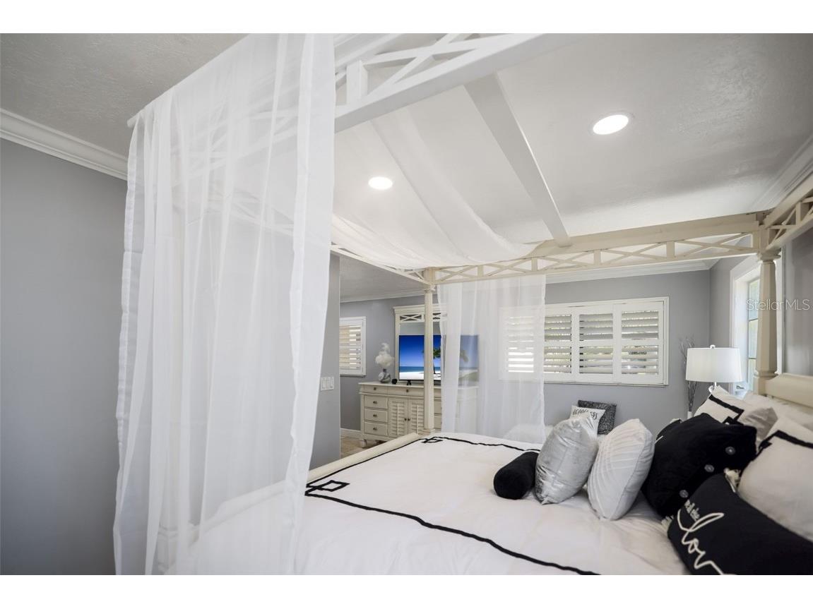 2035 28th Street S Saint Petersburg FL 33712 TB8426672 image35