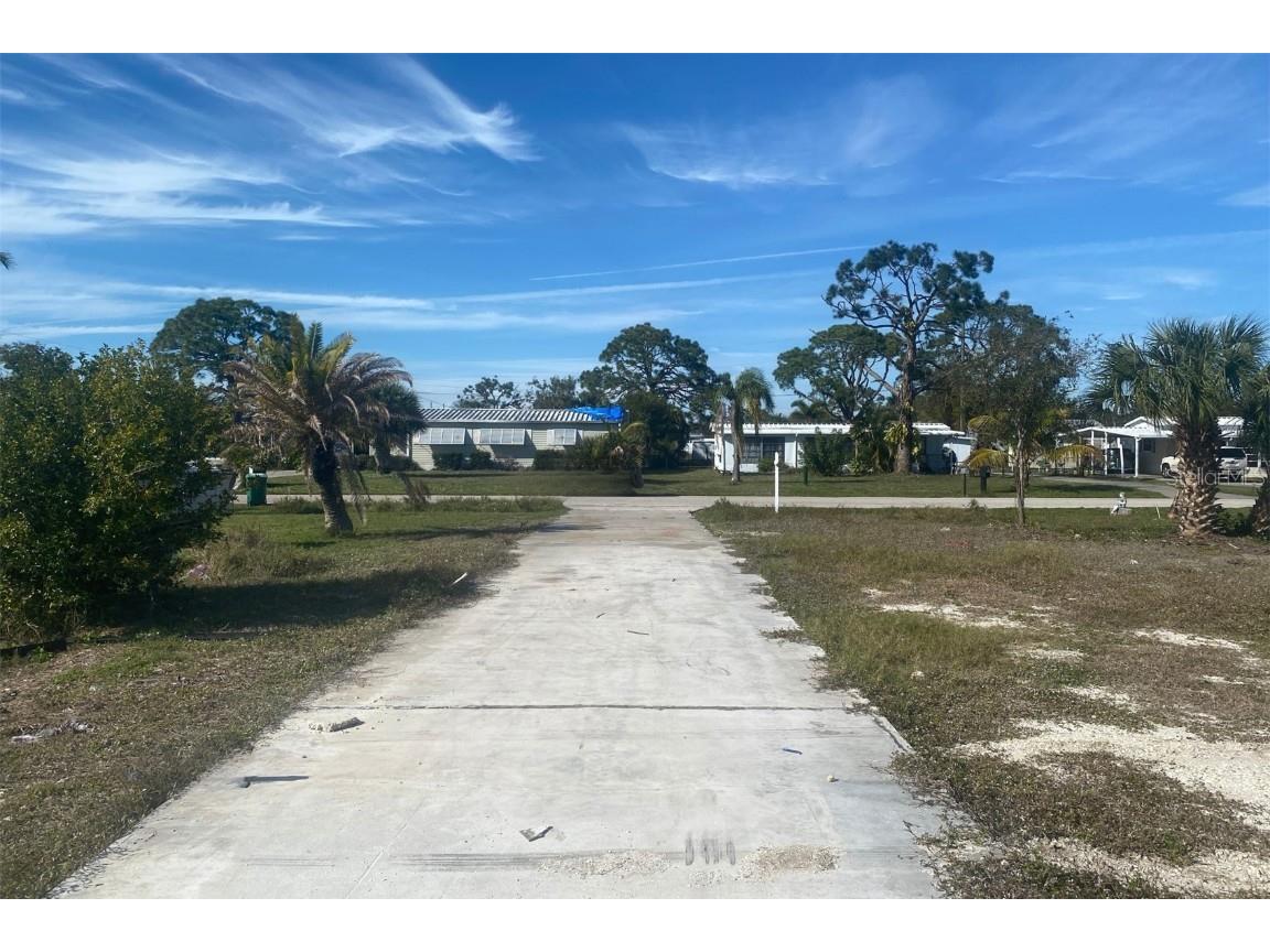 2035 Laurel Avenue Englewood FL 34224 D6134522 image1