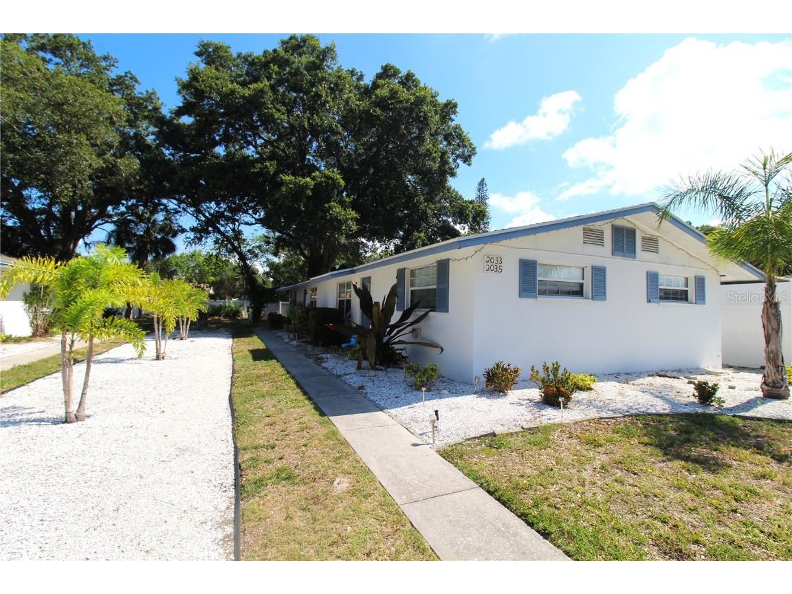 2035 Sandrala Drive Sarasota FL 34231 A4599911 image1