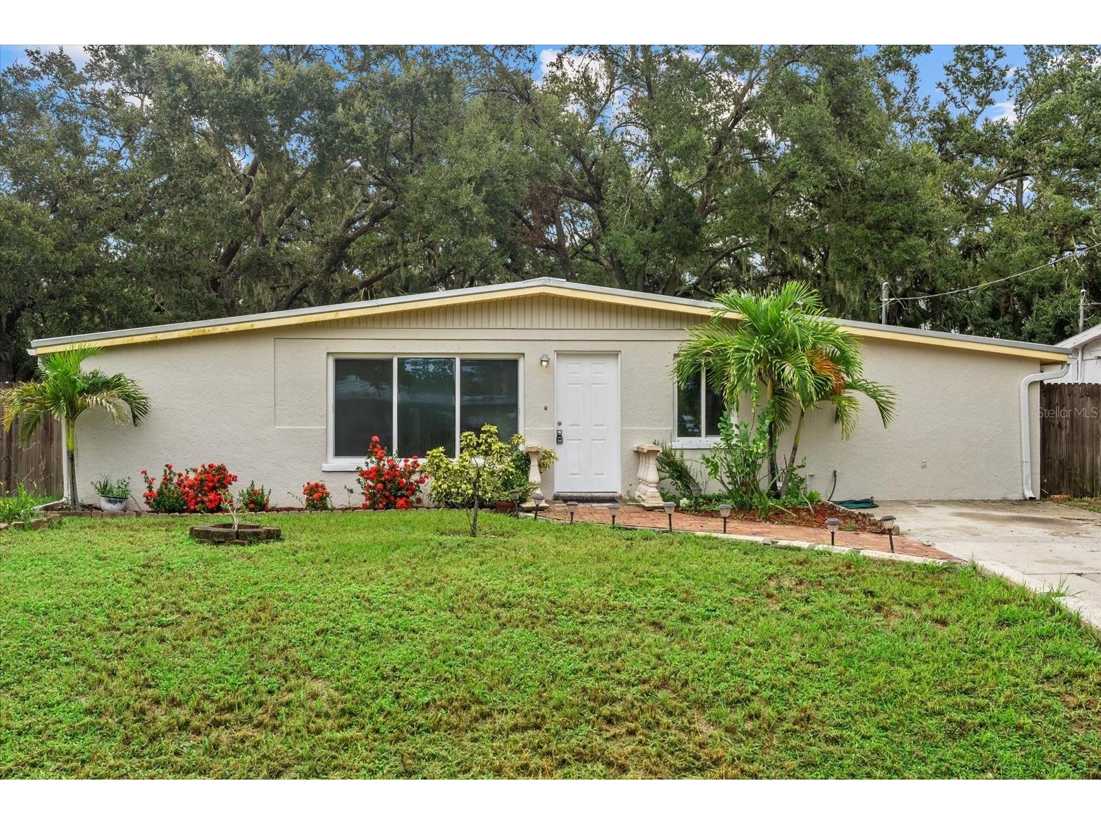 2035 Vinson Avenue Sarasota FL 34232 A4663363 image1