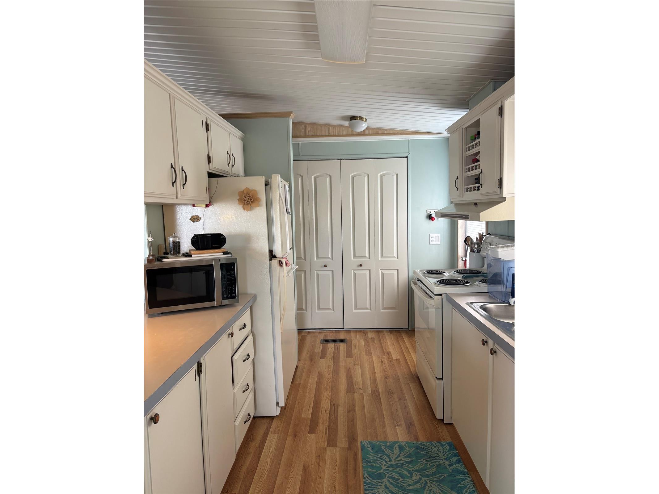 2036 S Mobile Estates Drive Sarasota FL 34231 A4678066 image5