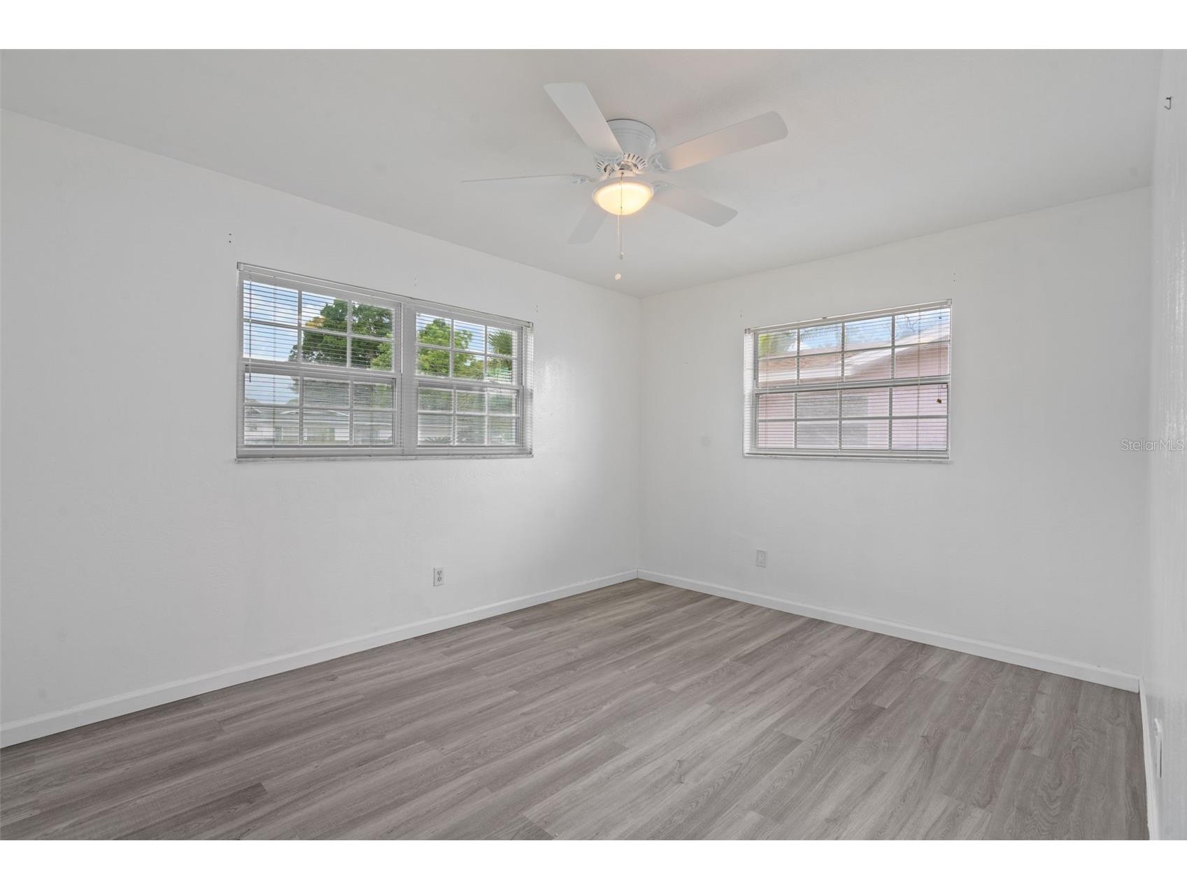 2037 67th Avenue S Saint Petersburg FL 33712 TB8513289 image27