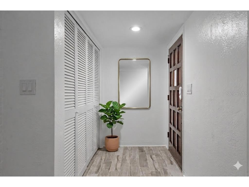 2037 67th Avenue S Saint Petersburg FL 33712 TB8513289 image3