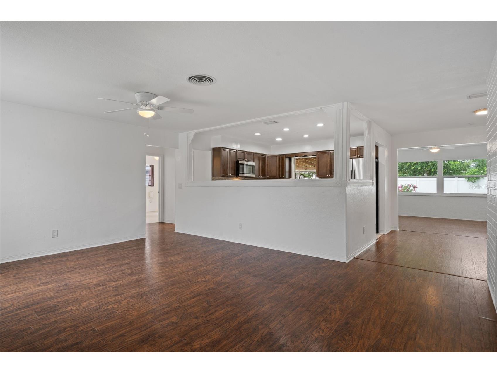 2037 67th Avenue S Saint Petersburg FL 33712 TB8513289 image9