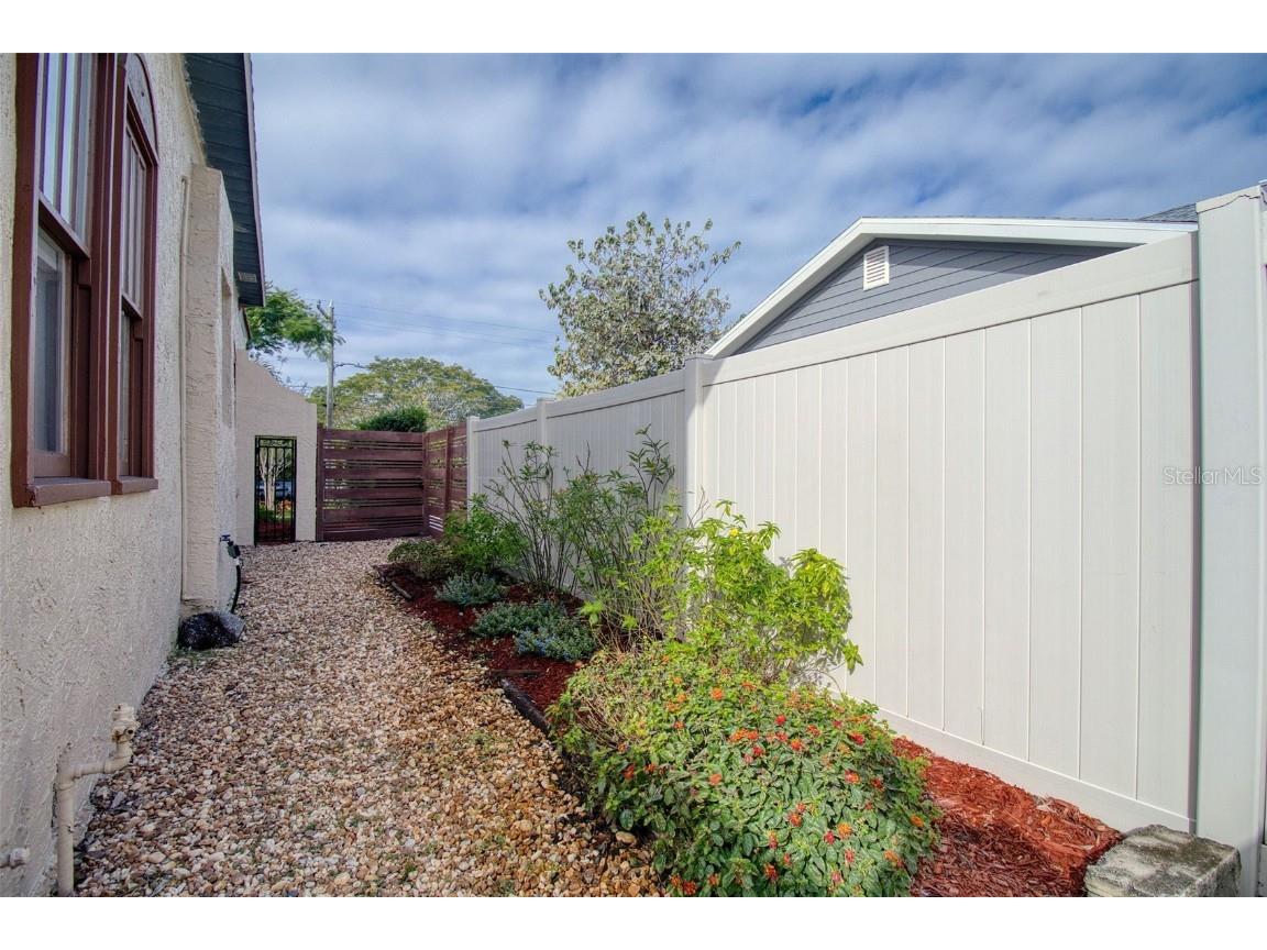 2037 Broadway Clearwater FL 33755 TB8437064 image45