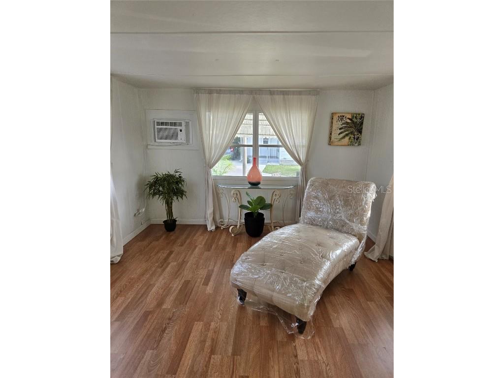 2037 Champion Street Sarasota FL 34231 A4673779 image3