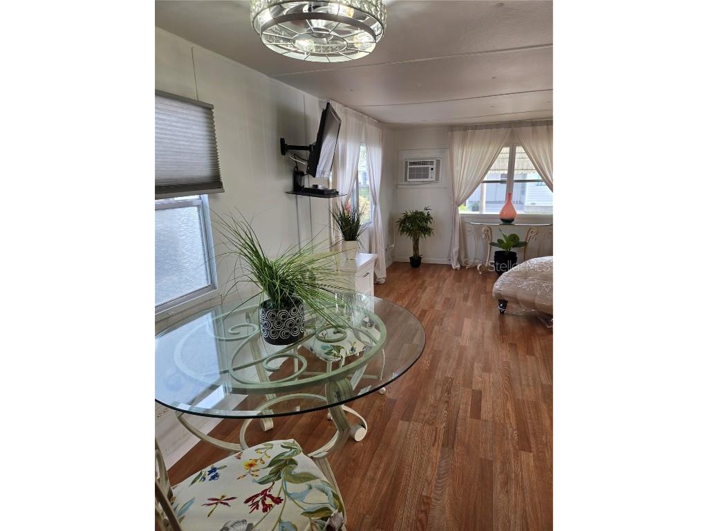 2037 Champion Street Sarasota FL 34231 A4673779 image4