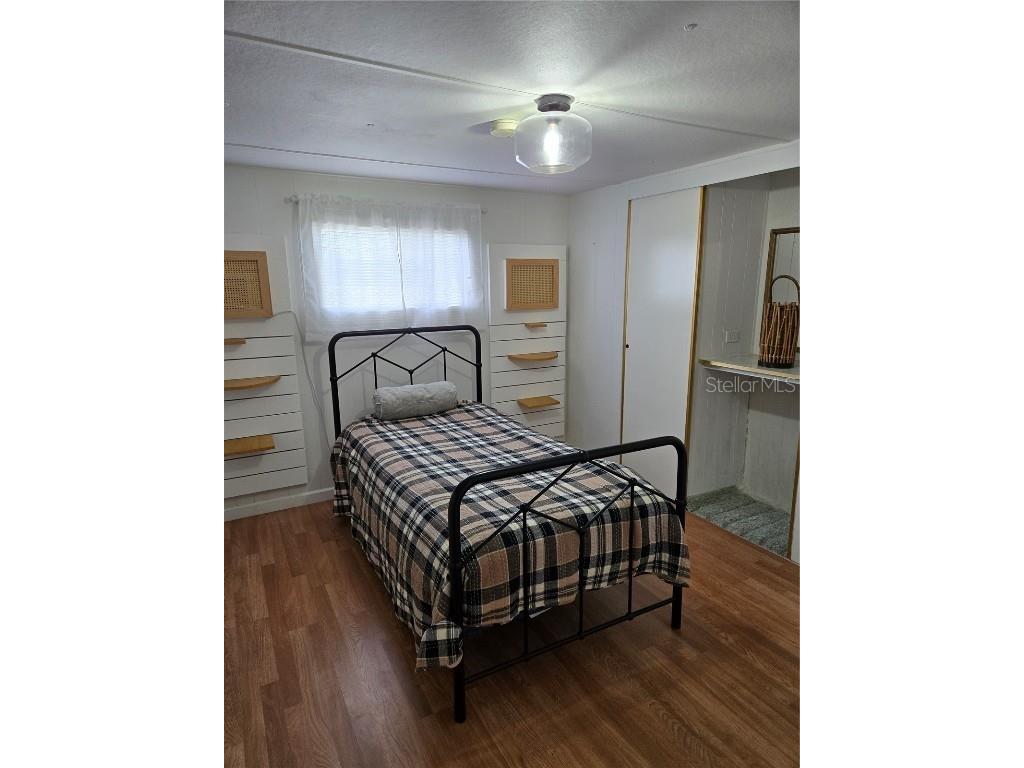 2037 Champion Street Sarasota FL 34231 A4673779 image6