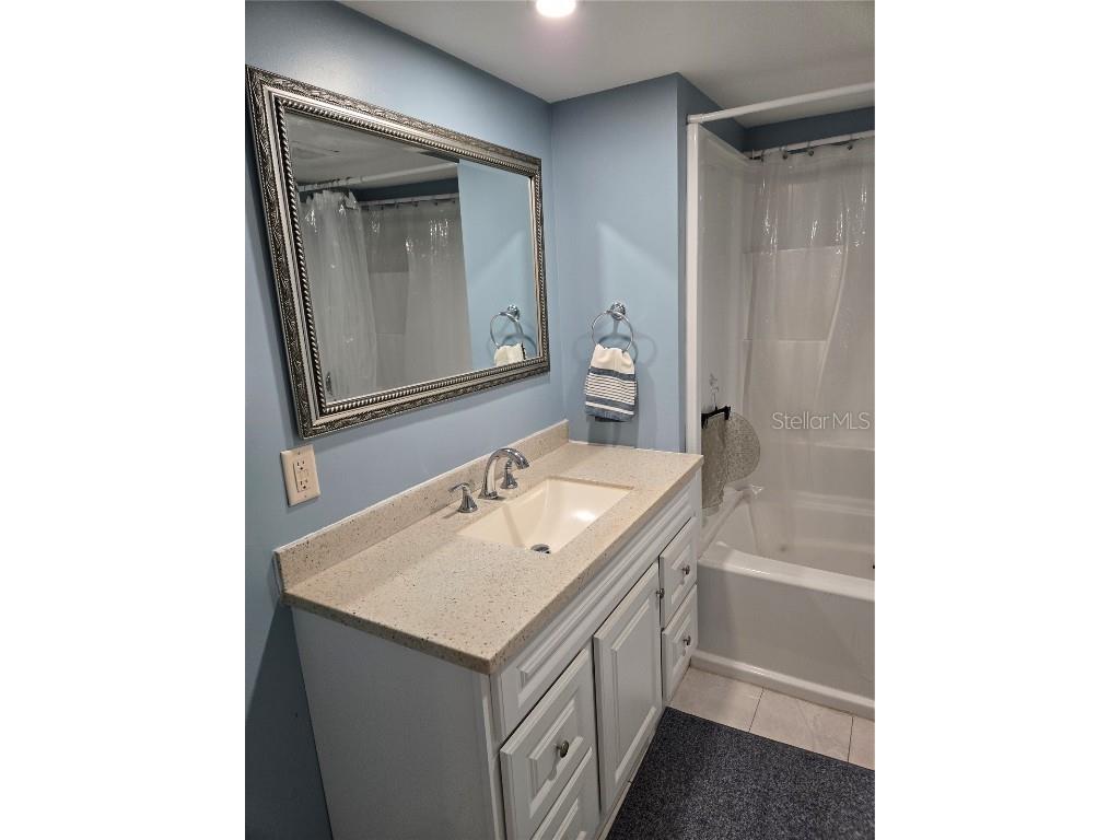 2037 Champion Street Sarasota FL 34231 A4673779 image7