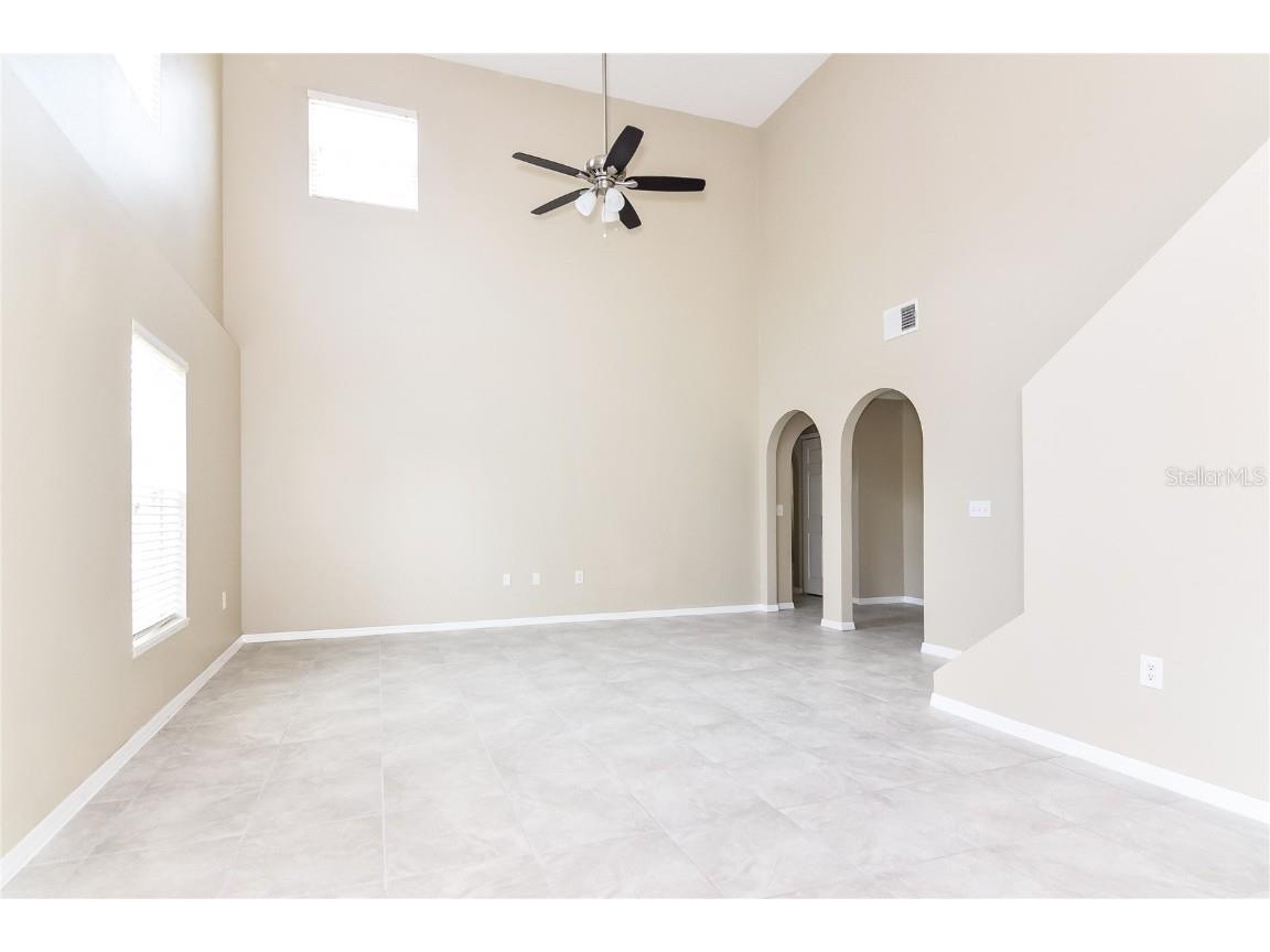 2037 Whispering Trails Boulevard Winter Haven FL 33884 O6341135 image3